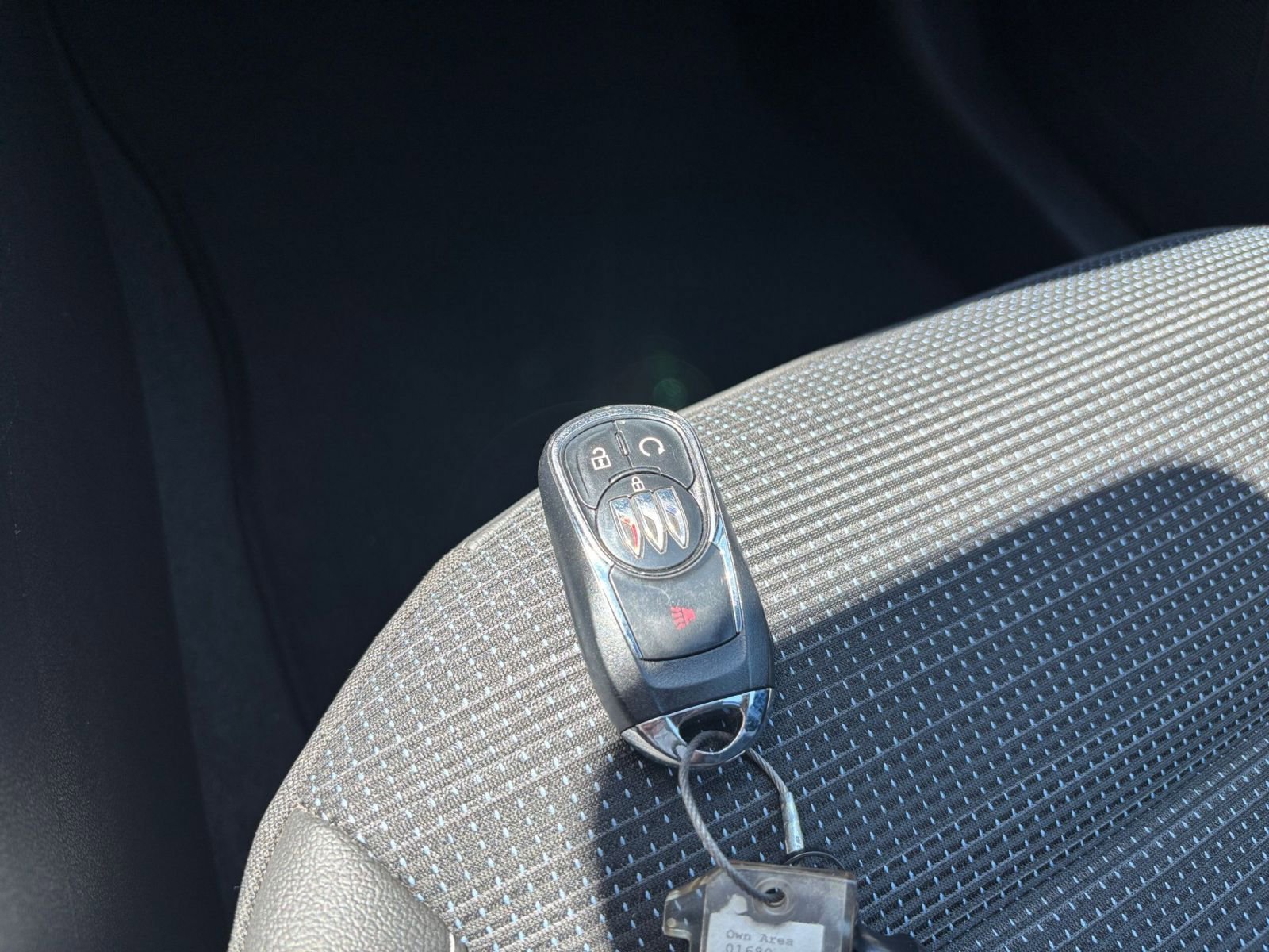 Used 2025 Buick Envista Preferred FWD image 23