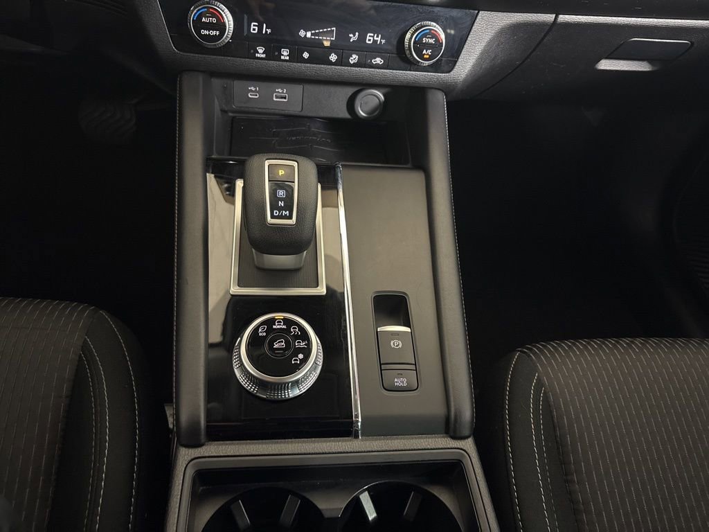 Used 2022 Mitsubishi Outlander ES image 13