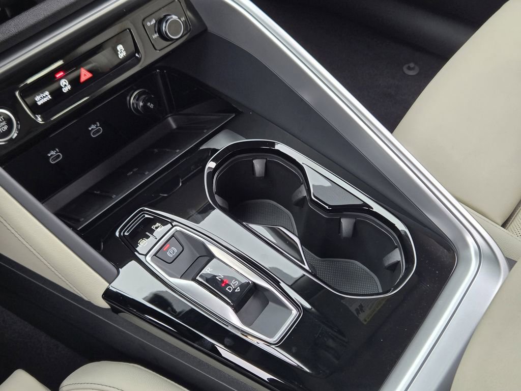 Certified 2025 Audi Q5 Prestige image 23