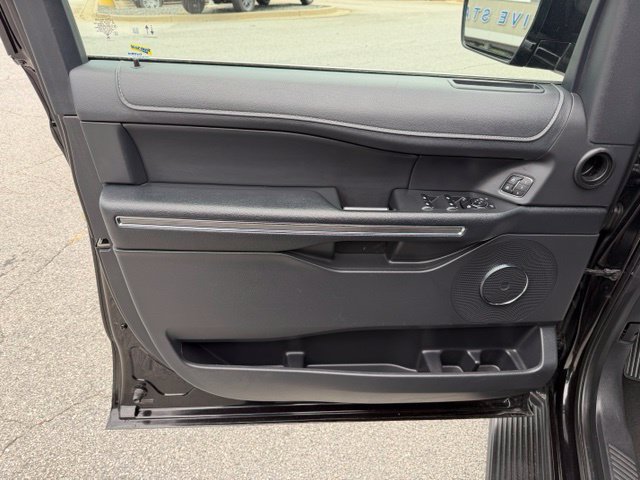 Certified 2024 Ford Expedition XLT AWD/4WD image 10
