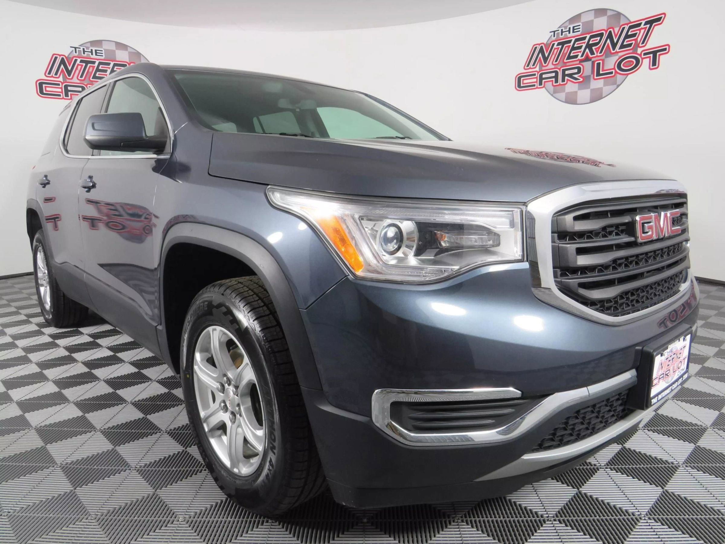 Used 2019 GMC Acadia SLE w/ LPO, Floor Liner Package image 9