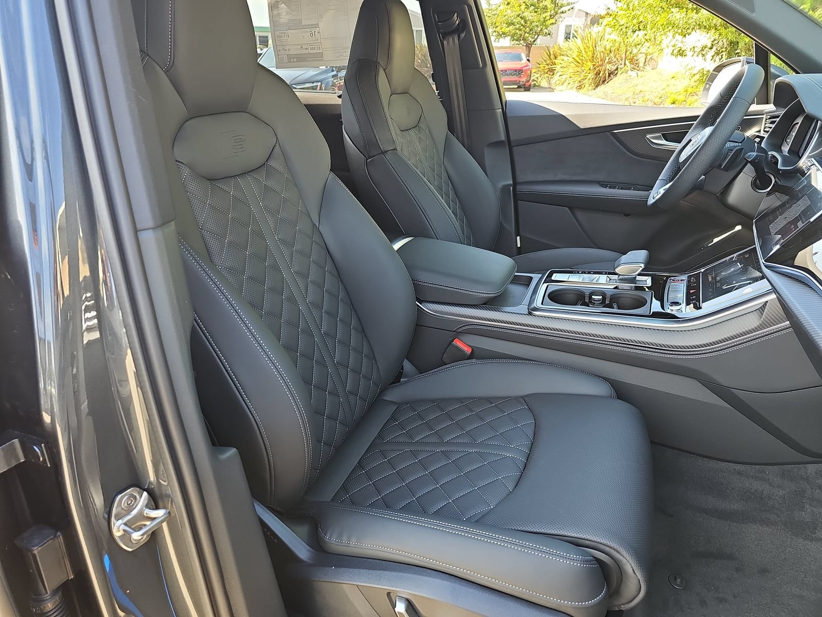 New 2026 Audi SQ7 Premium Plus AWD/4WD image 10