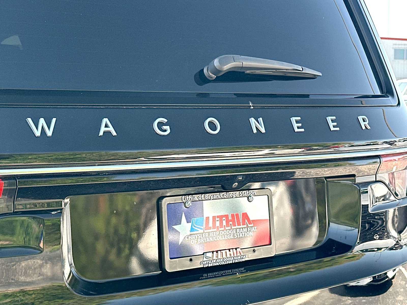 Used 2023 Jeep Wagoneer 4WD image 15