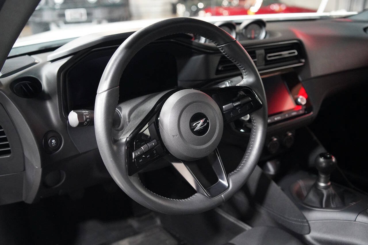 Used 2025 Nissan Z Sport w/ Floor Mat Package RWD image 74