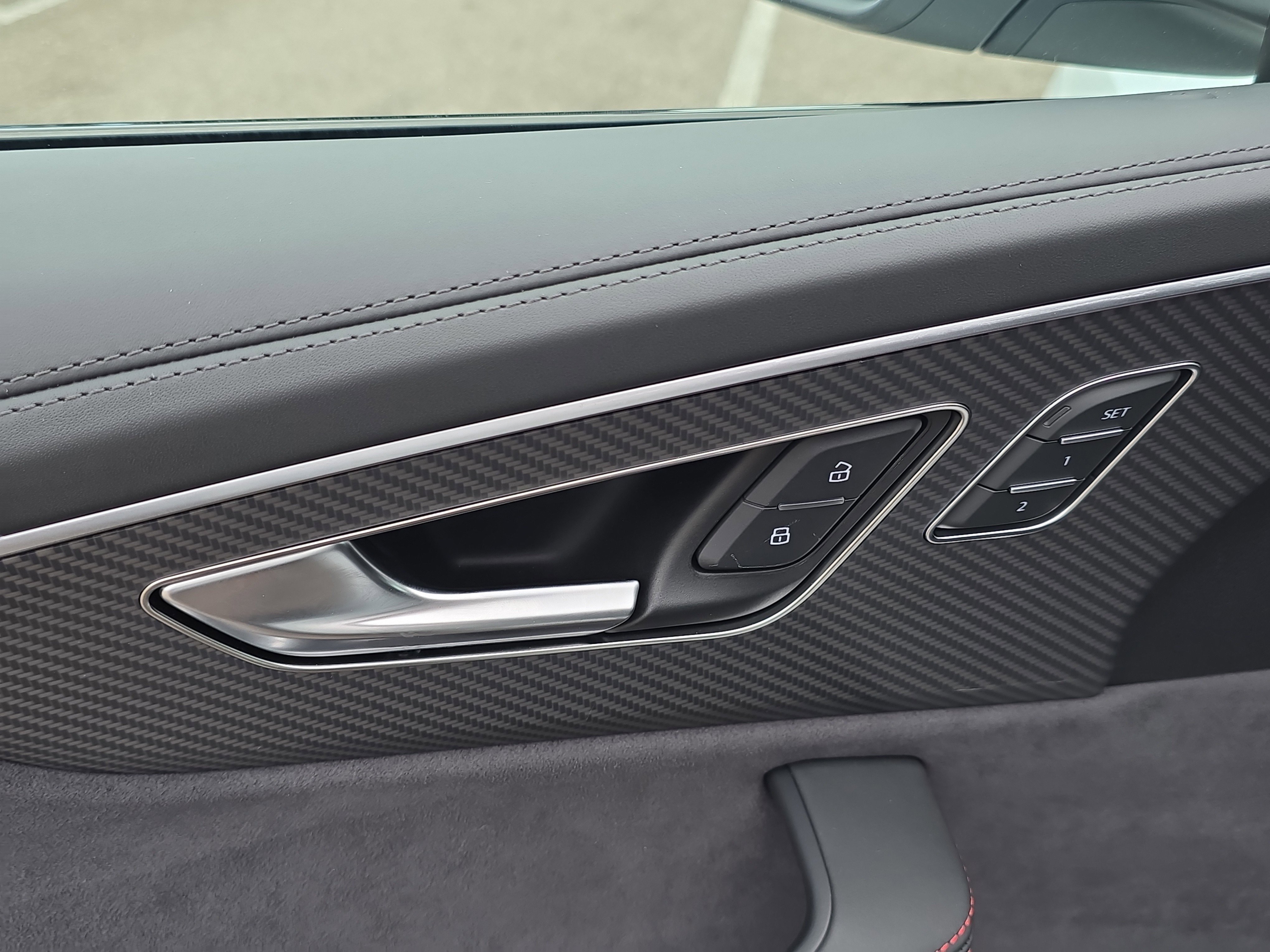 New 2025 Audi RS Q8 performance image 17