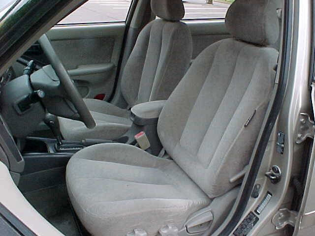 Used 2005 Hyundai Elantra GLS image 16