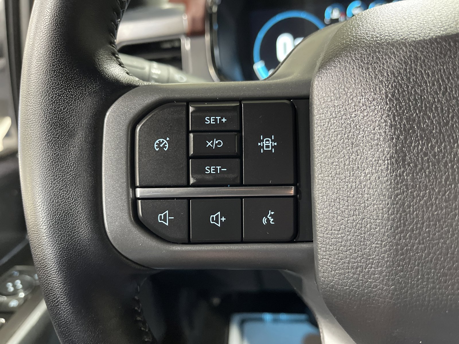 Used 2022 Ford F150 Lariat image 31