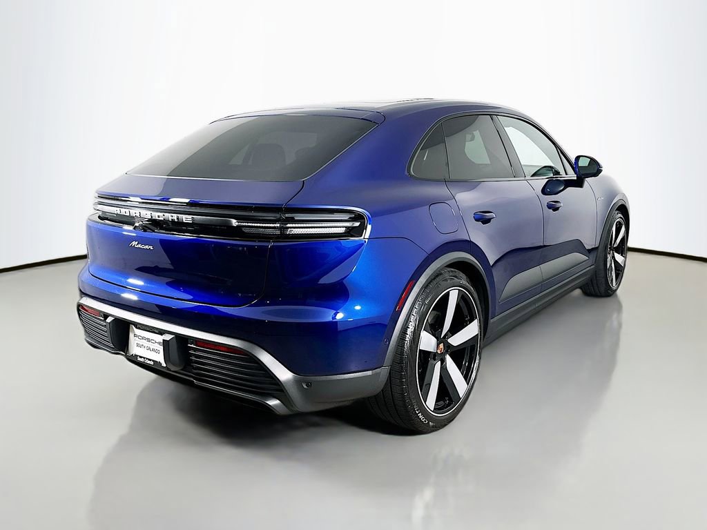 Certified 2025 Porsche Macan Electric image 9