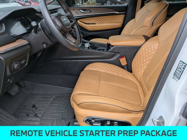 Used 2024 Jeep Grand Cherokee Summit AWD/4WD image 15