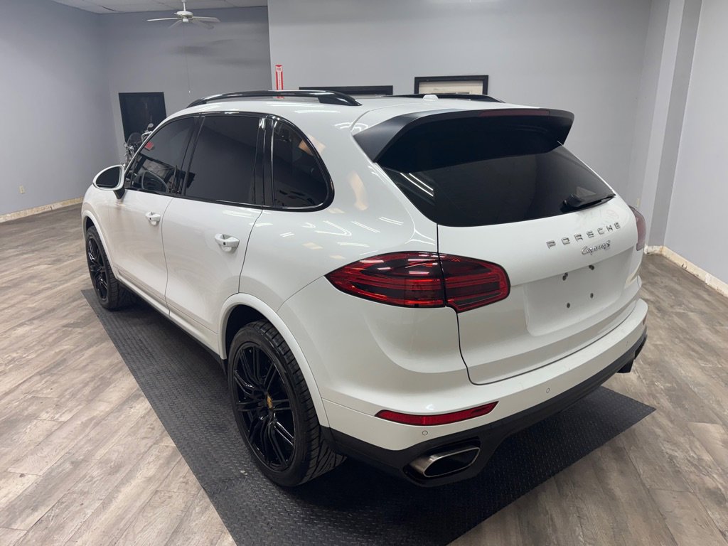 Used 2017 Porsche Cayenne Platinum Edition w/ Premium Package Plus (PJX) AWD/4WD image 5