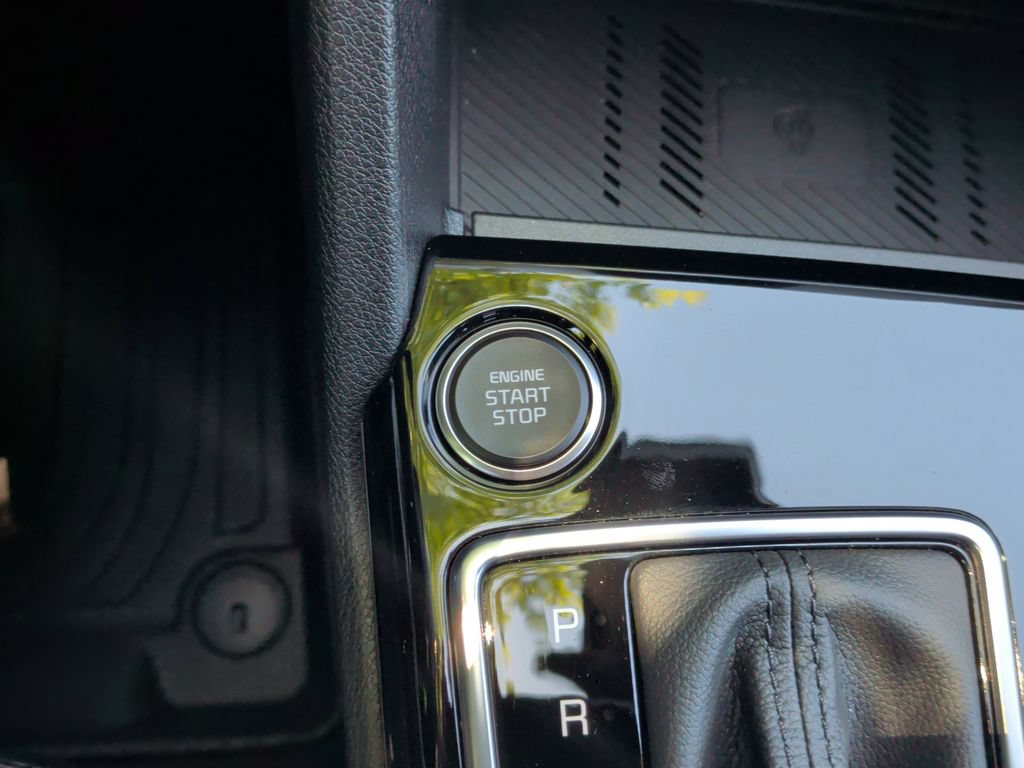 Used 2025 Kia Sportage SX FWD image 16