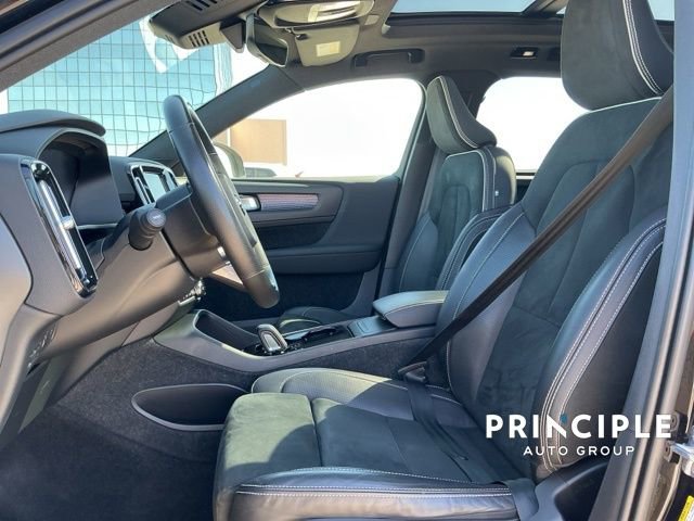 Certified 2021 Volvo XC40 P8 Recharge w/ Advanced Package image 27