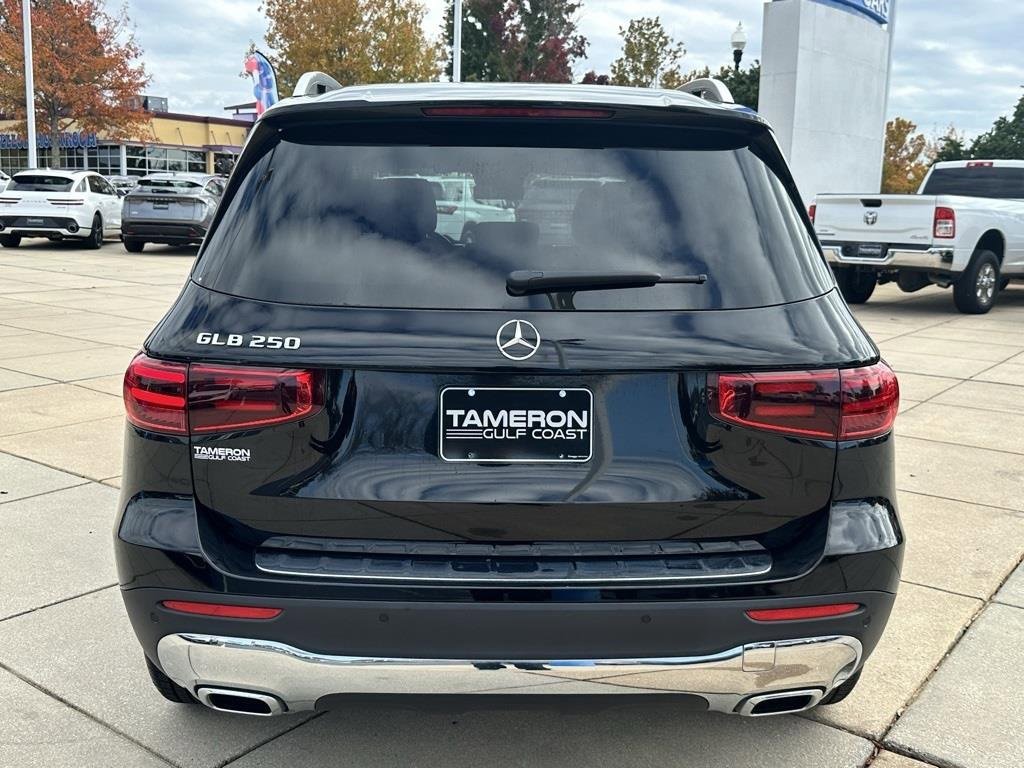 Used 2024 Mercedes-Benz GLB 250 image 3