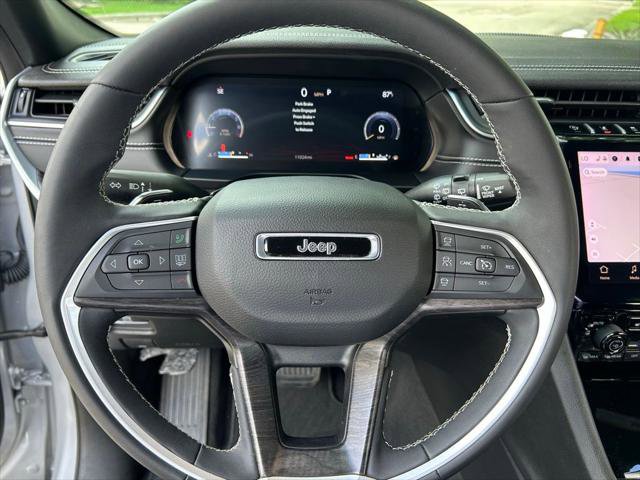 Certified 2024 Jeep Grand Cherokee Limited w/ Black Appearance Package image 20