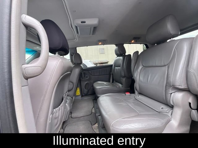 Used 2008 Toyota Sienna XLE FWD image 17