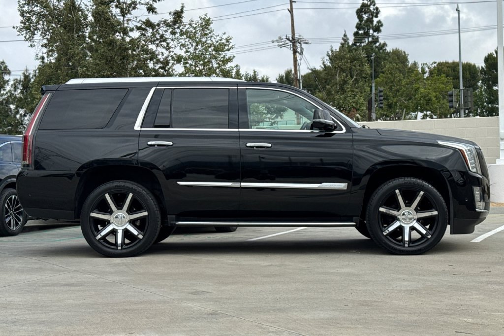 Used 2019 Cadillac Escalade Premium Luxury RWD image 9