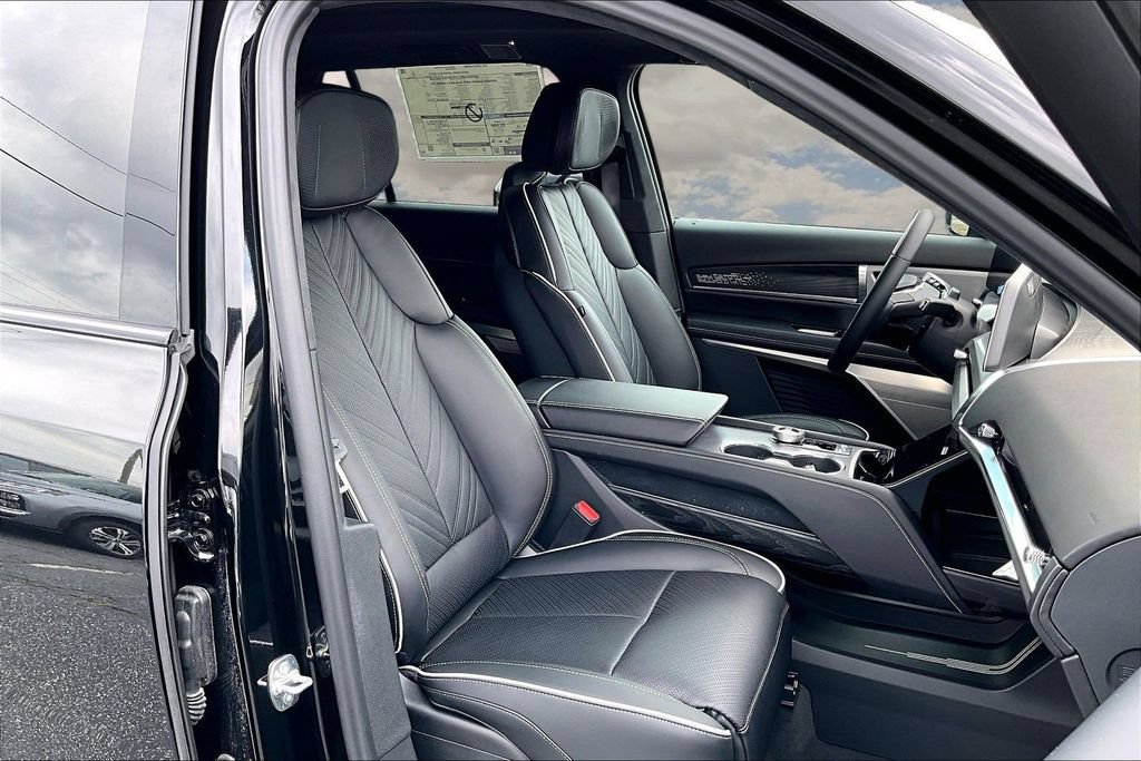 Used 2026 Cadillac Vistiq Platinum w/ LPO, Floor Liner Package AWD/4WD image 30