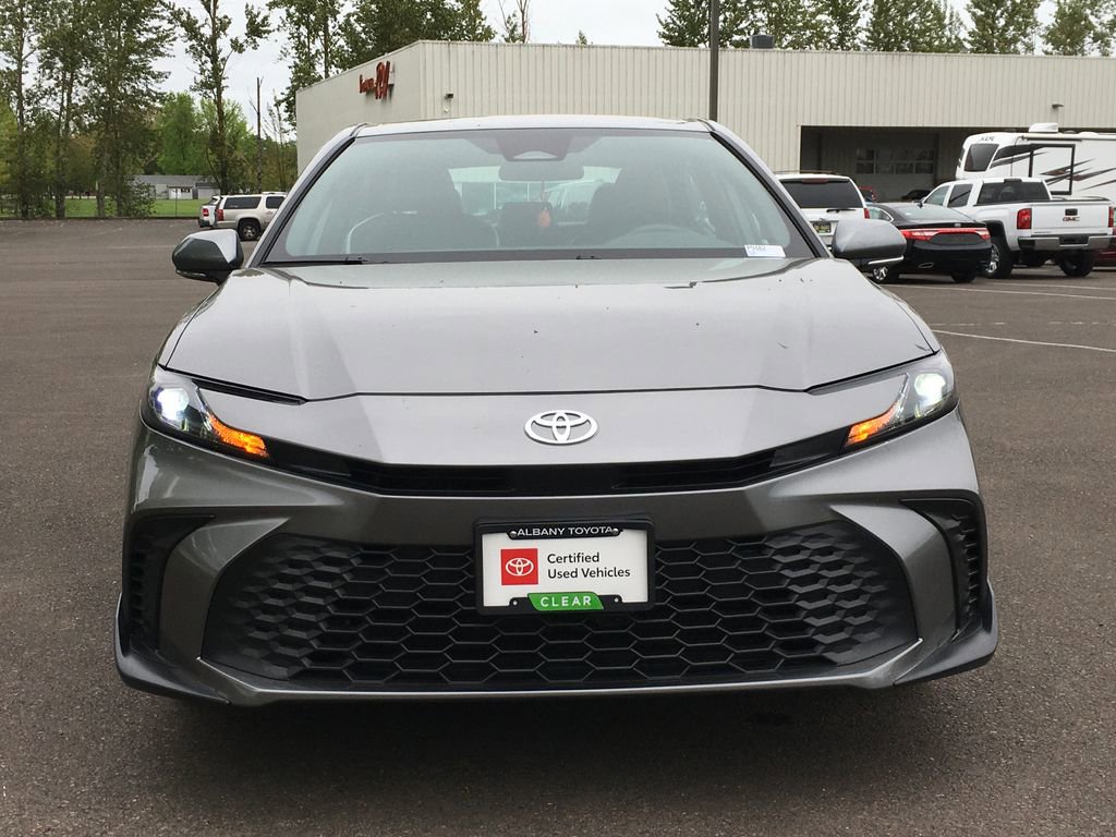 Used 2025 Toyota Camry SE AWD/4WD image 11
