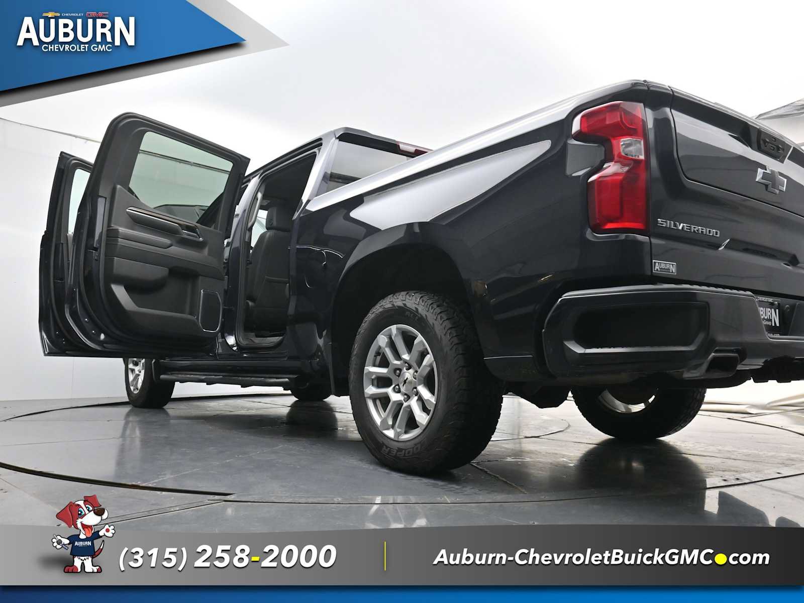 Used 2024 Chevrolet Silverado 1500 RST AWD/4WD image 38
