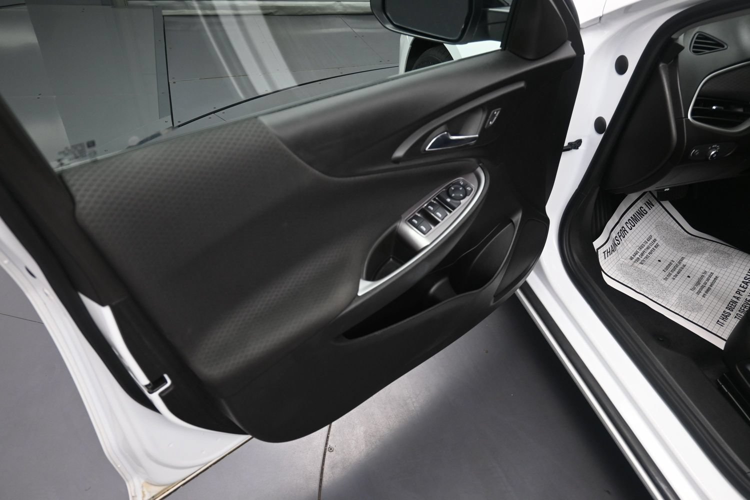 Used 2022 Chevrolet Malibu LT w/ Redline Edition FWD image 15