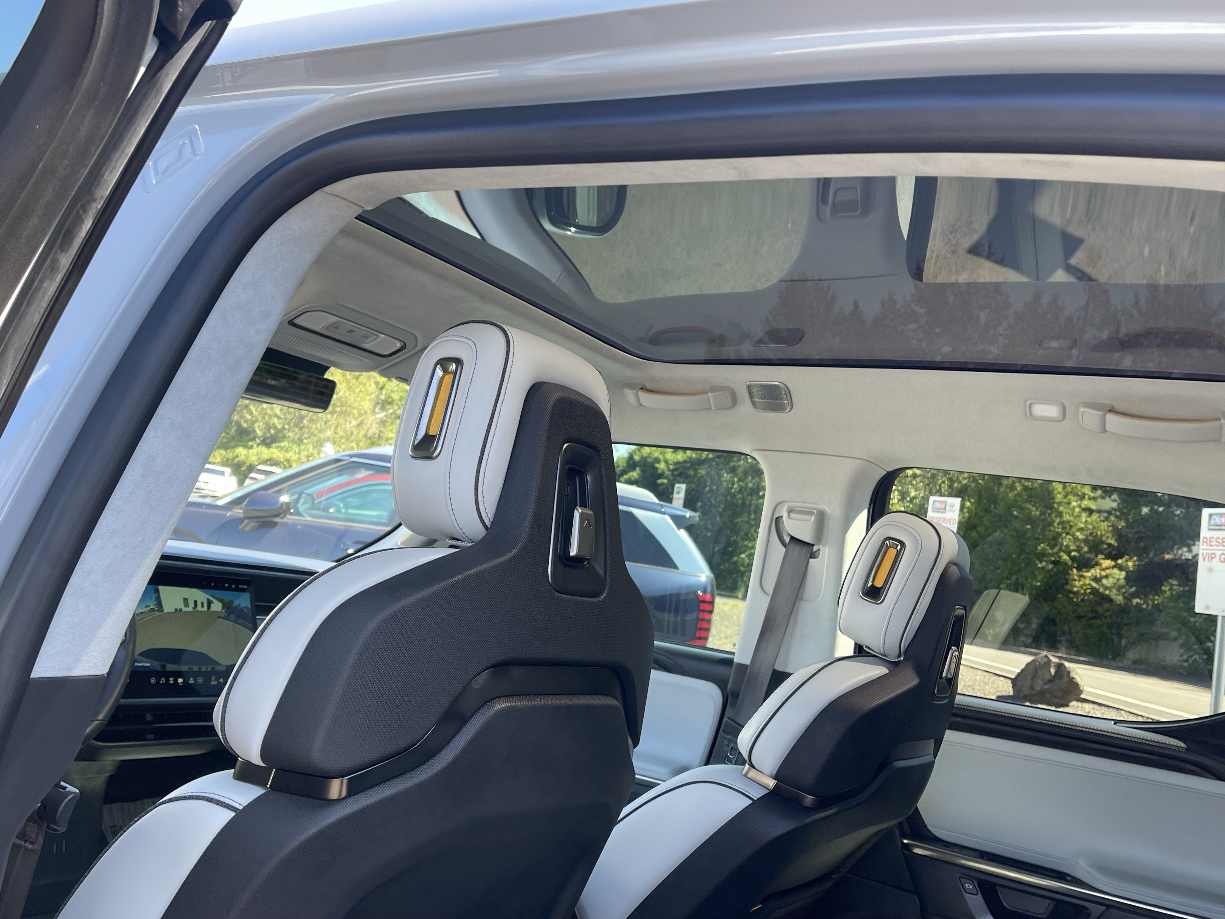 Used 2025 Rivian R1T Adventure AWD/4WD image 17