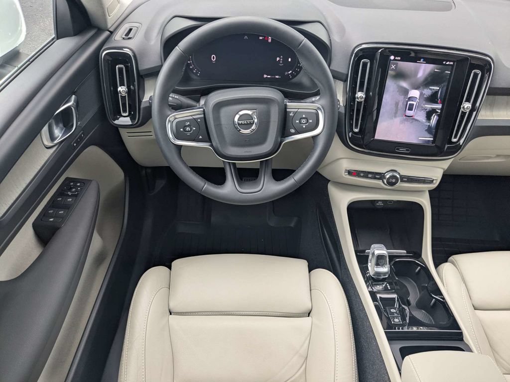 Certified 2023 Volvo XC40 B5 Plus w/ Protection Package Premier AWD/4WD image 27
