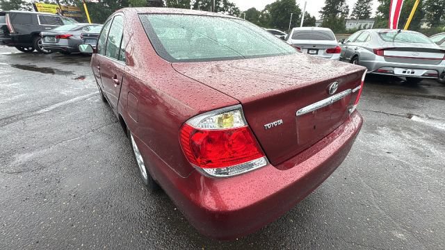Used 2005 Toyota Camry XLE w/ VSC & Side Airbag Pkg FWD image 7