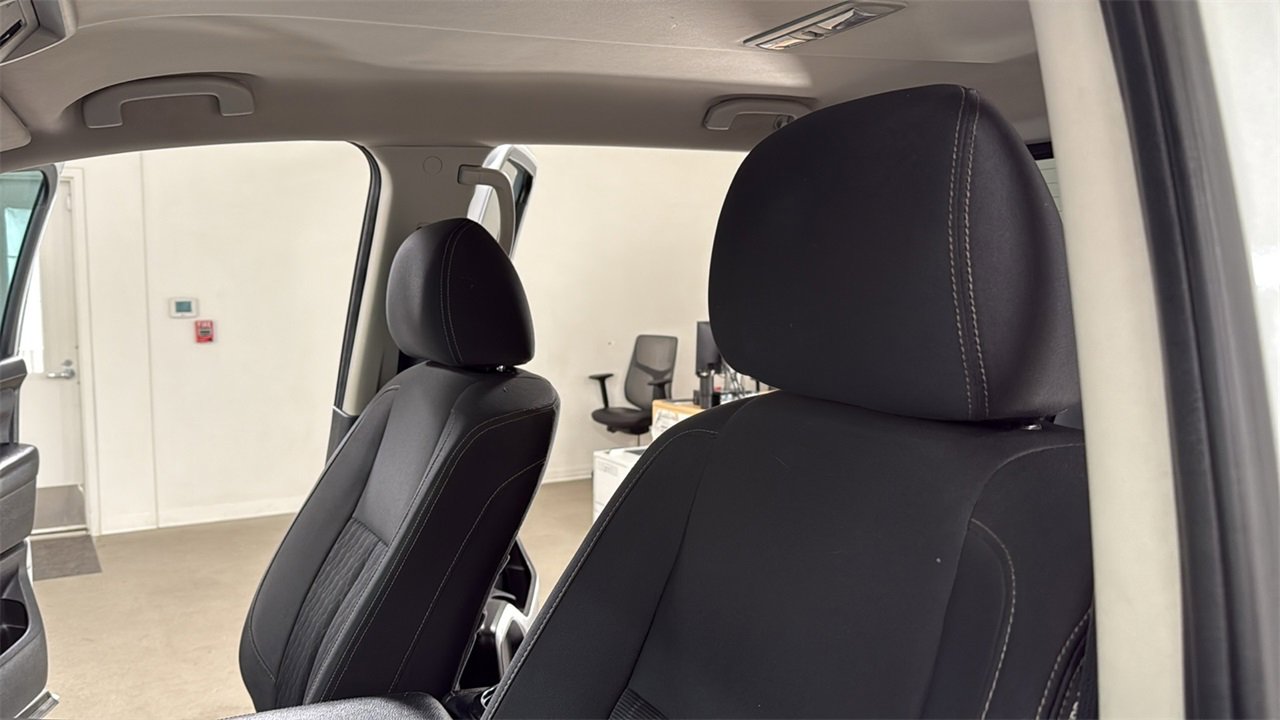 Used 2018 Nissan Titan SV w/ SV Convenience Package image 13