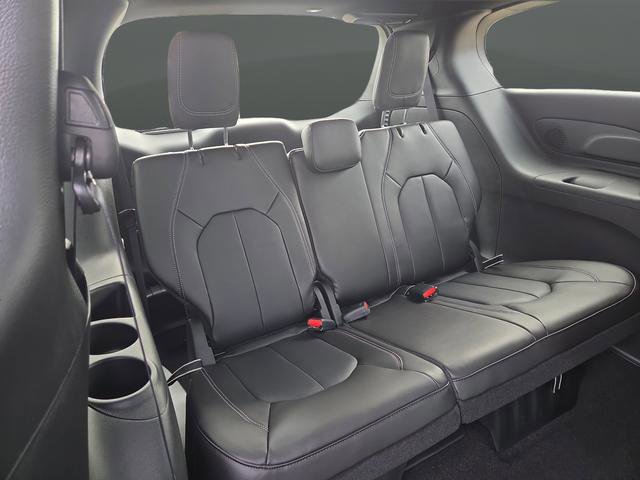 New 2026 Chrysler Pacifica Select image 35