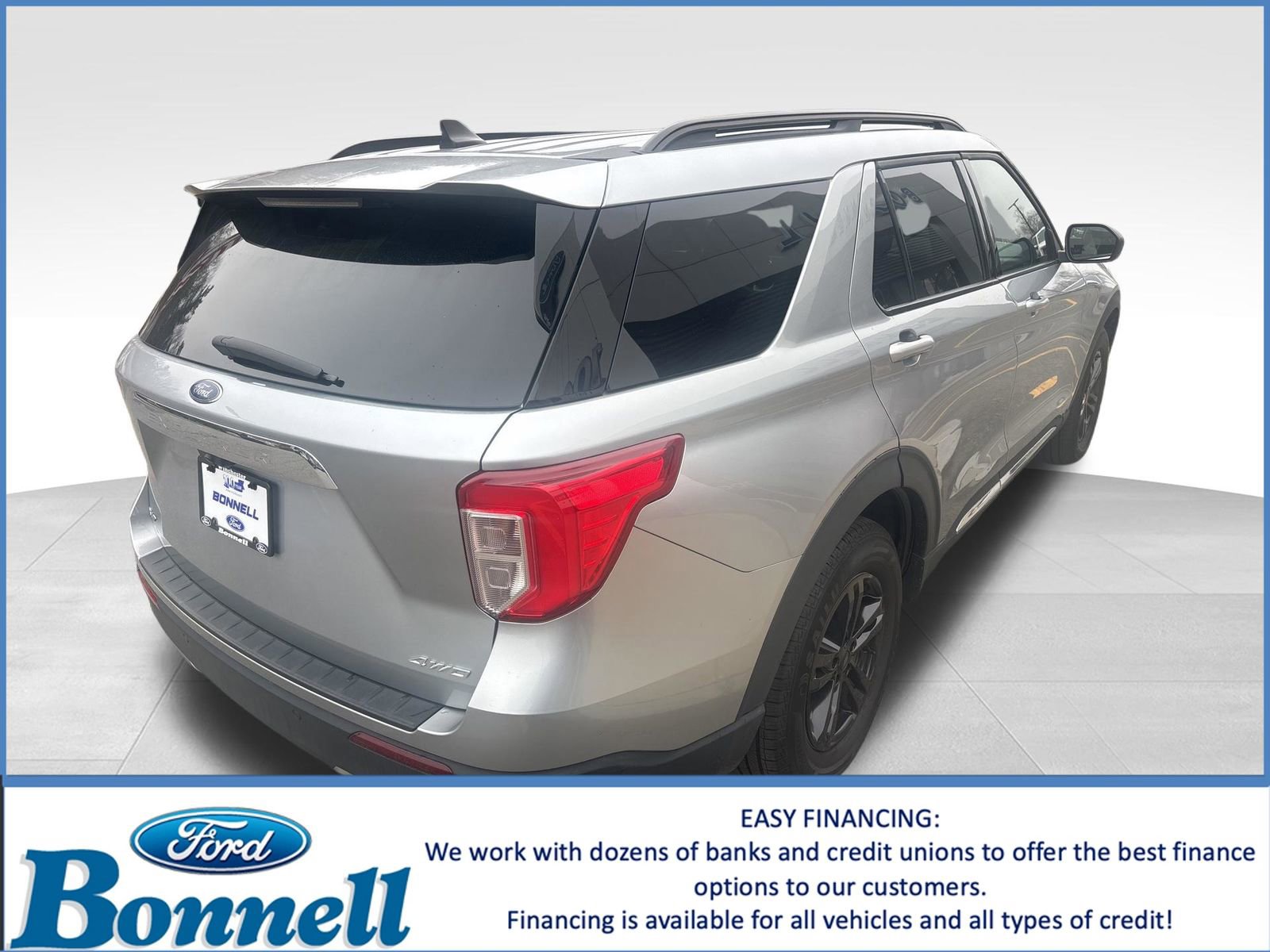 Certified 2022 Ford Explorer XLT w/ Equipment Group 202A image 5