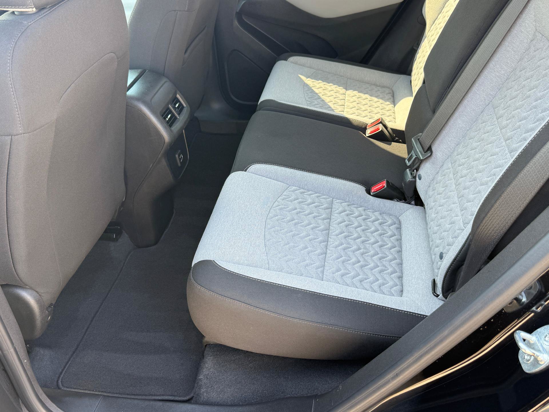 Used 2023 Chevrolet Equinox LS w/ LS Convenience Package FWD image 22