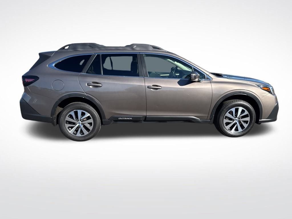 Used 2021 Subaru Outback Premium image 8