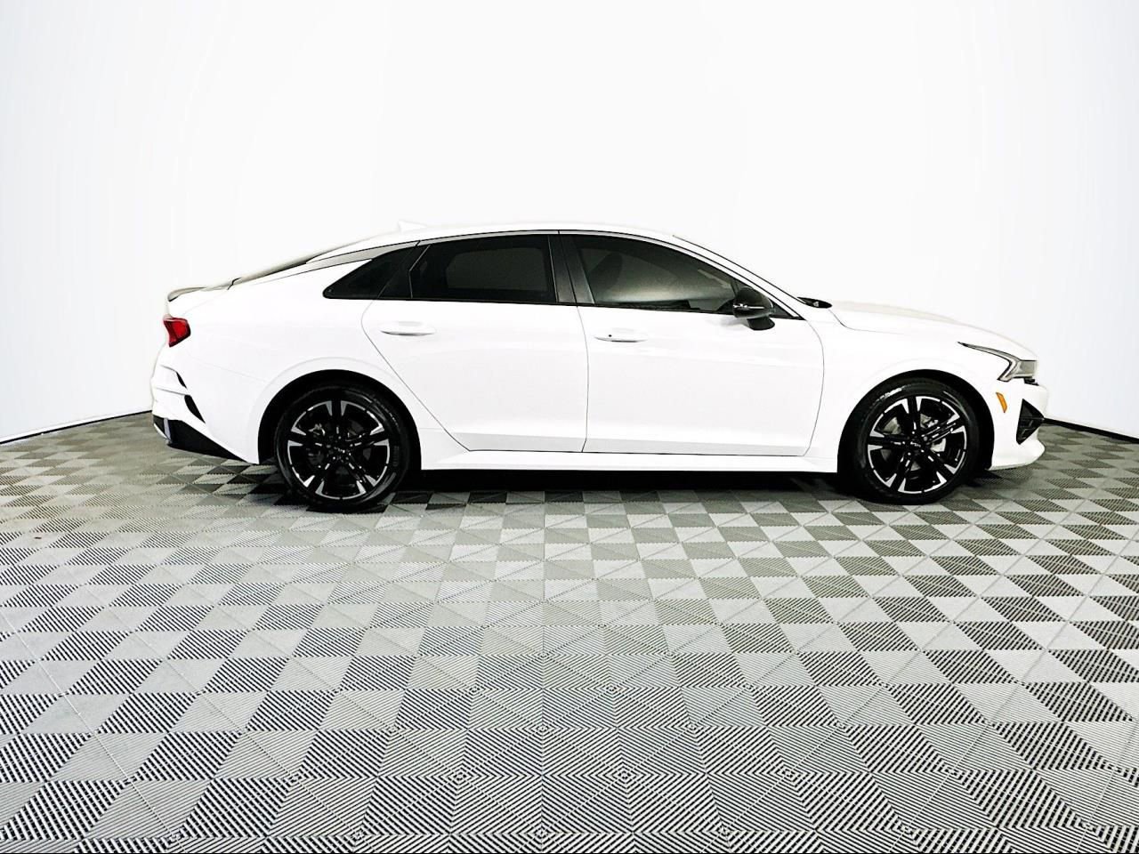 Used 2022 Kia K5 GT-Line image 8