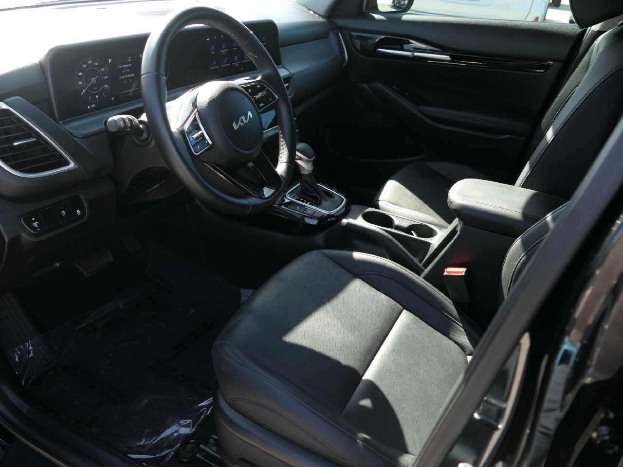 Certified 2024 Kia Seltos EX FWD image 12