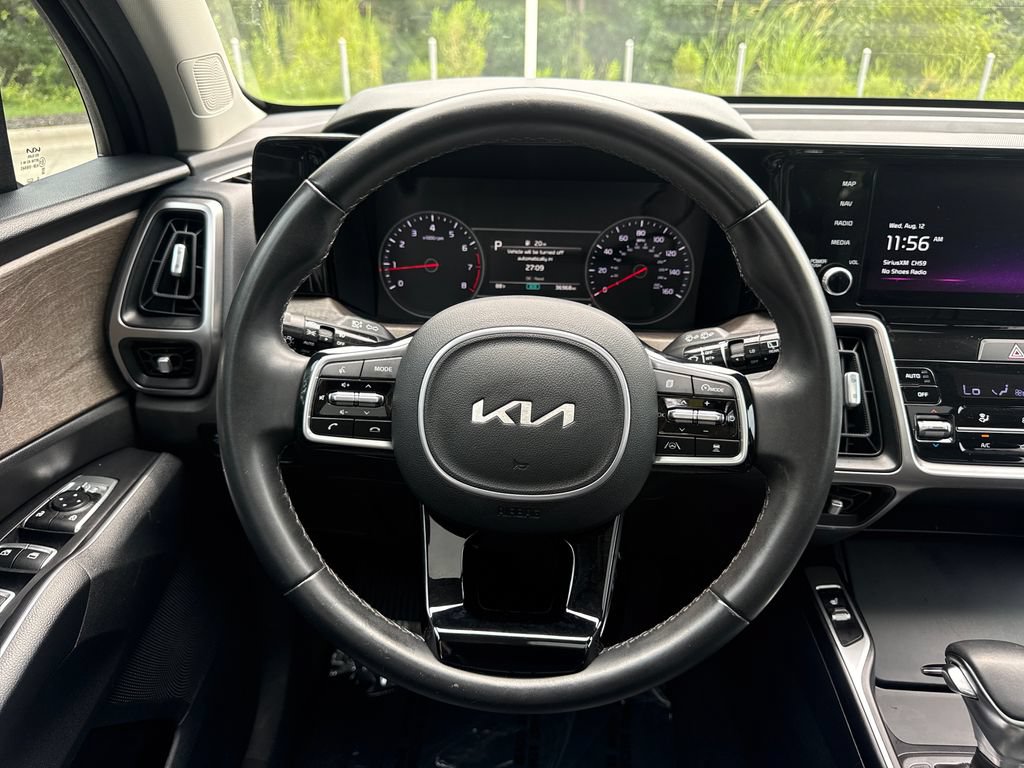 Used 2023 Kia Sorento EX w/ Panoramic Sunroof Package FWD image 19