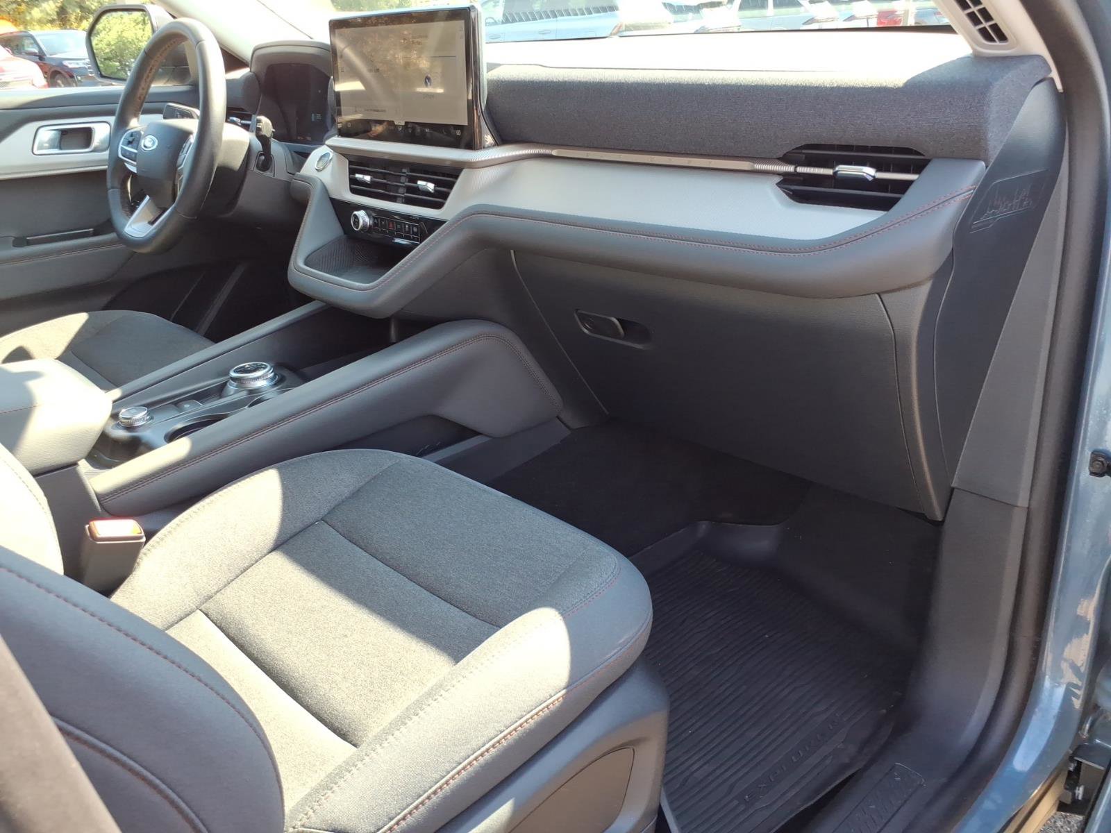 Used 2026 Ford Explorer Active image 8