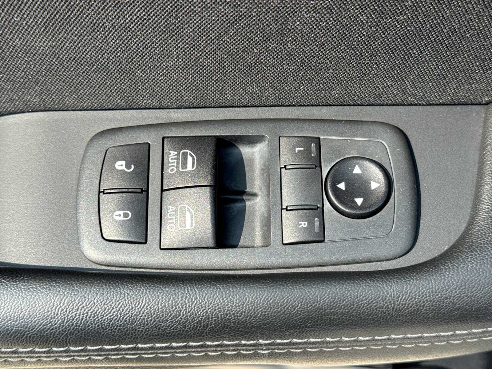 Used 2020 Dodge Challenger SXT RWD image 16