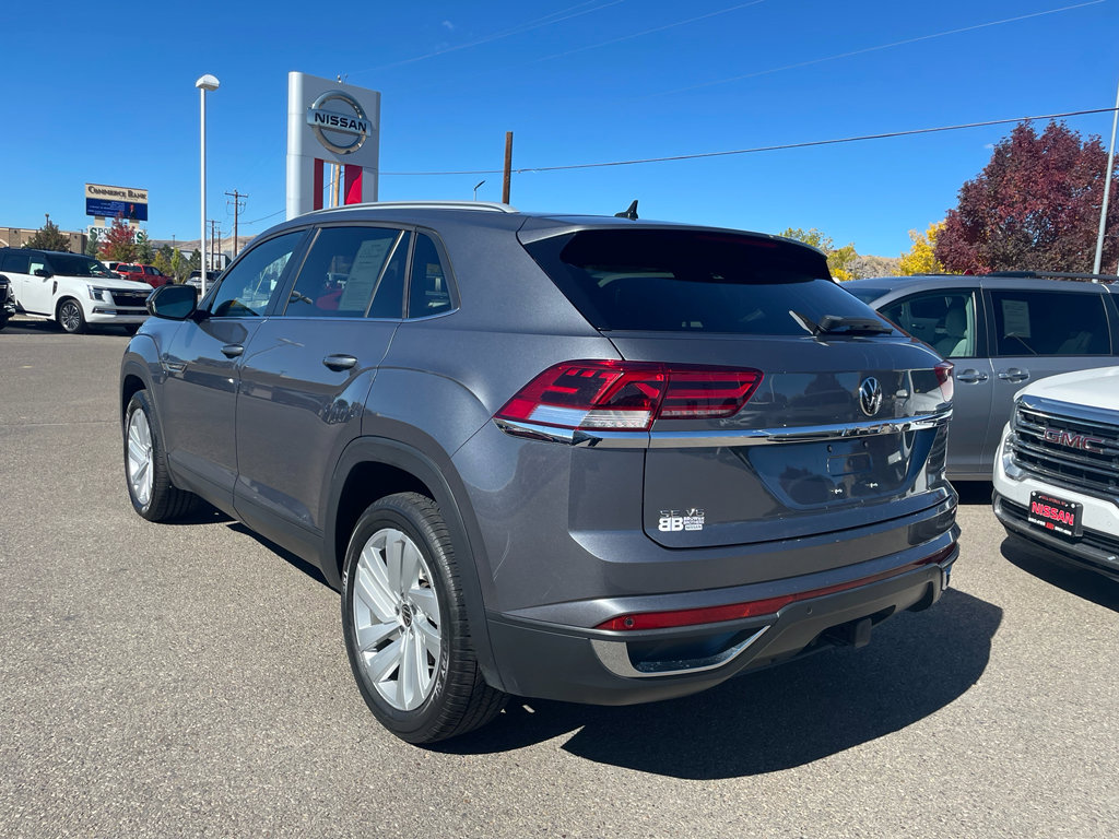 Used 2022 Volkswagen Atlas Cross Sport SE image 3