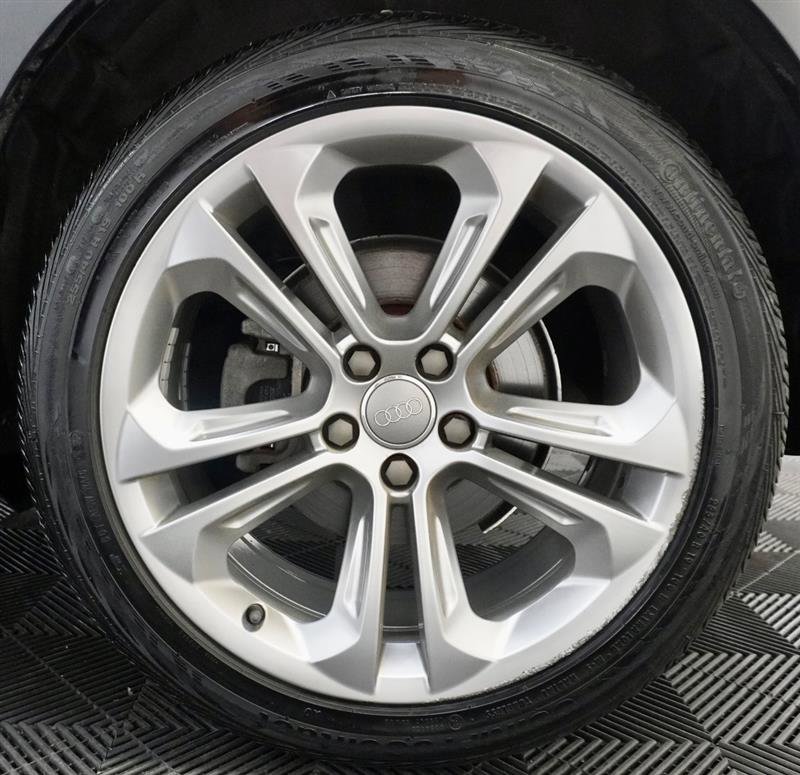 Used 2017 Audi Q3 2.0T Prestige w/ Prestige Package AWD/4WD image 3