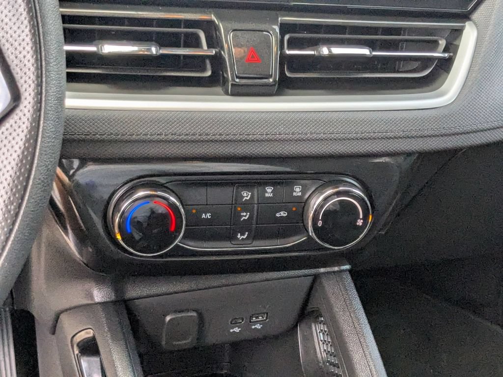 Used 2025 Chevrolet TrailBlazer LT AWD/4WD image 20