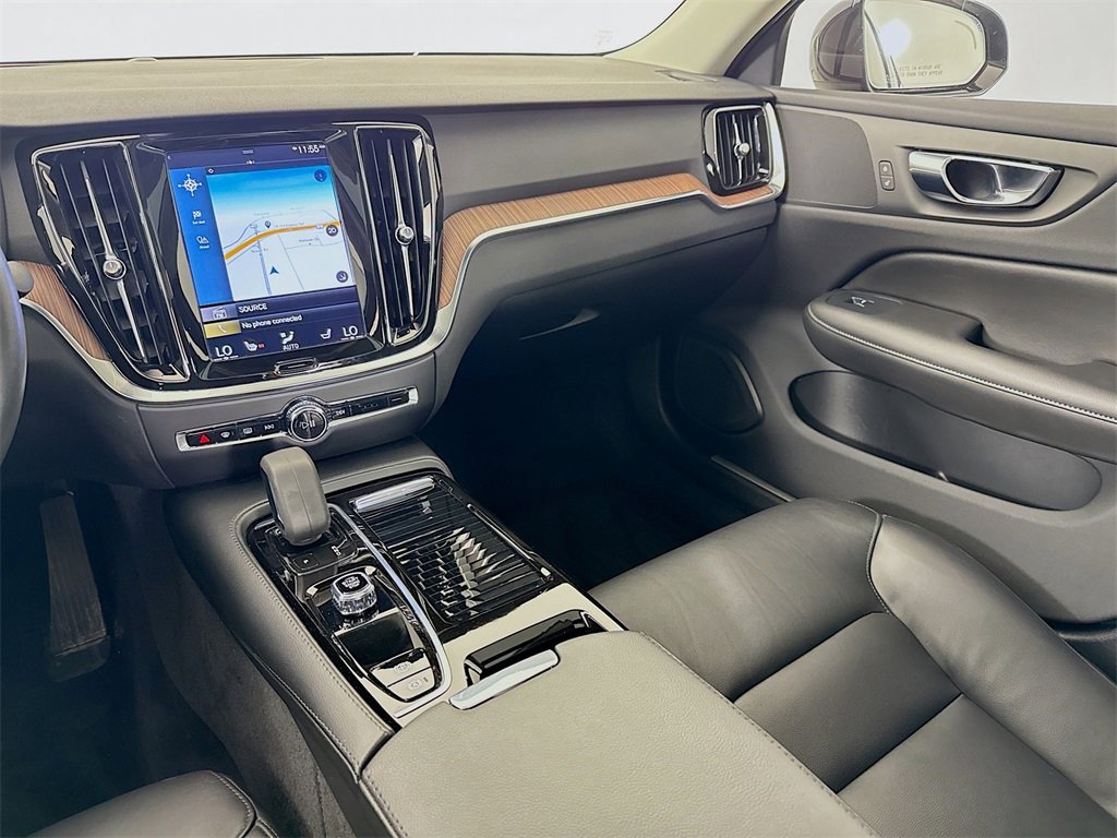 Used 2022 Volvo S60 T8 R-Design Expression w/ Premium Package image 25