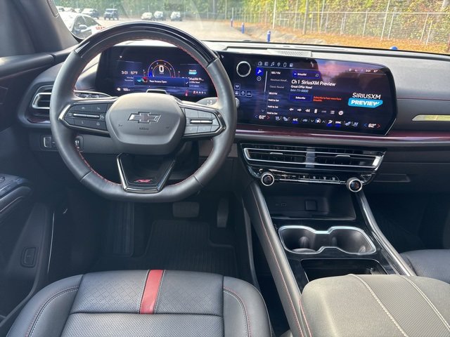 Used 2024 Chevrolet Traverse RS image 24