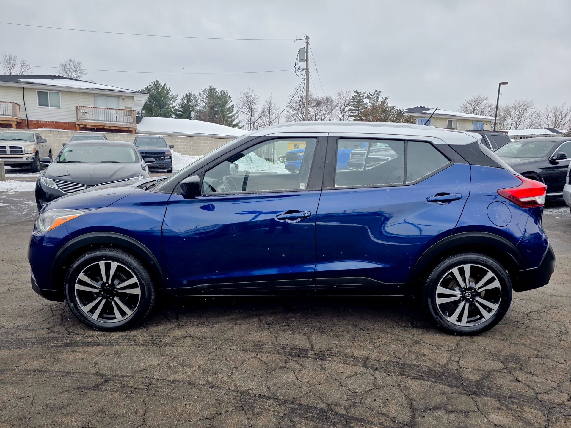 Used 2018 Nissan Kicks SV image 13