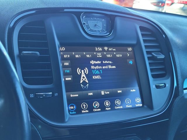 Used 2019 Chrysler 300 S image 9