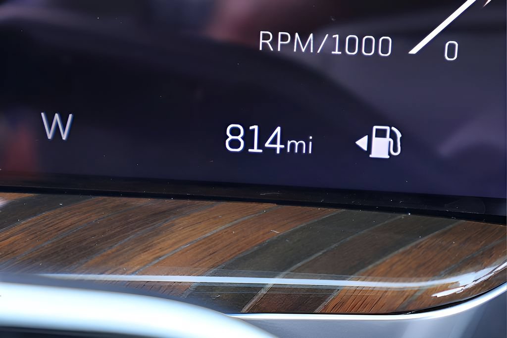 New 2026 Cadillac Escalade ESV Platinum Luxury AWD/4WD image 24