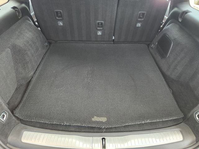 Used 2022 Jeep Grand Cherokee Summit AWD/4WD image 34