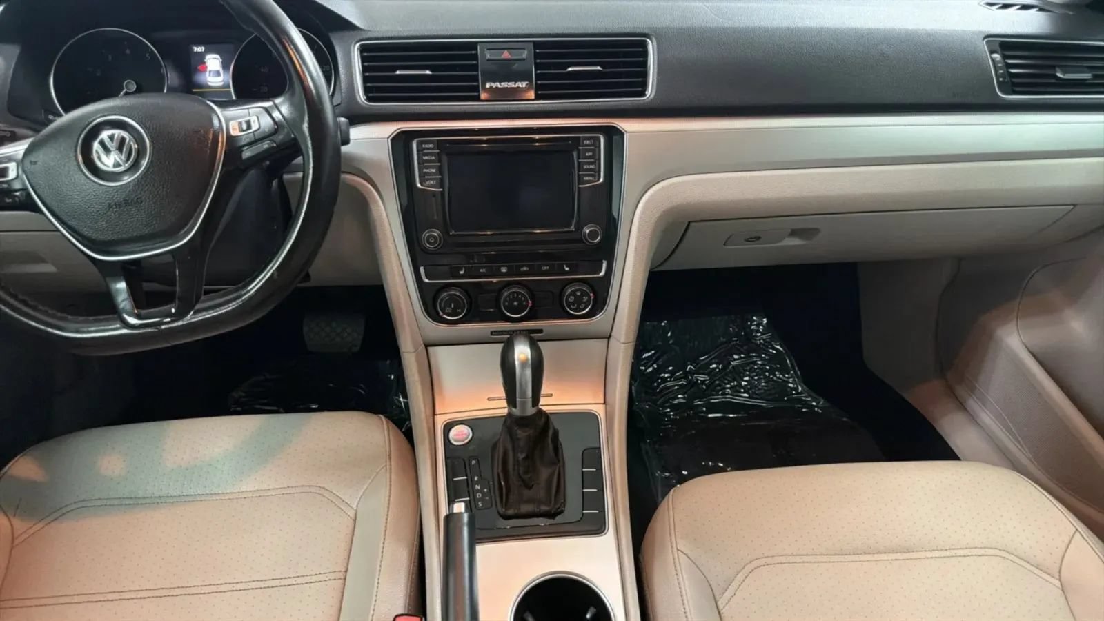 Used 2019 Volkswagen Passat 2.0T Wolfsburg FWD image 16