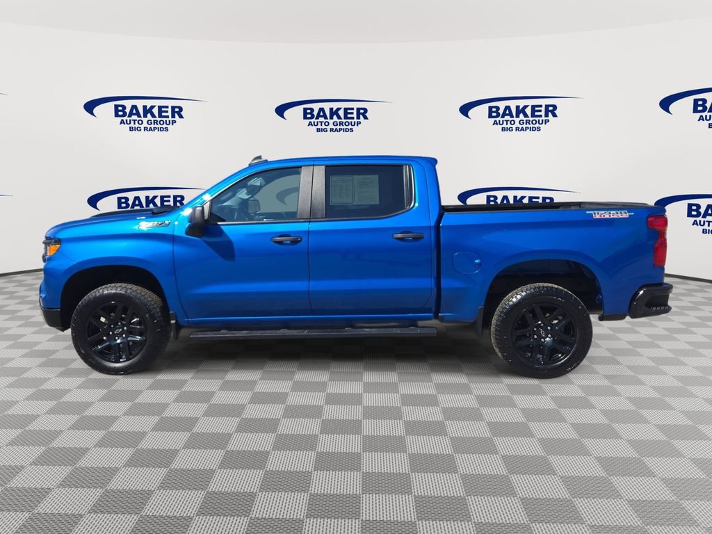 Used 2023 Chevrolet Silverado 1500 Custom Trail Boss w/ LPO, Dark Essentials Package image 3