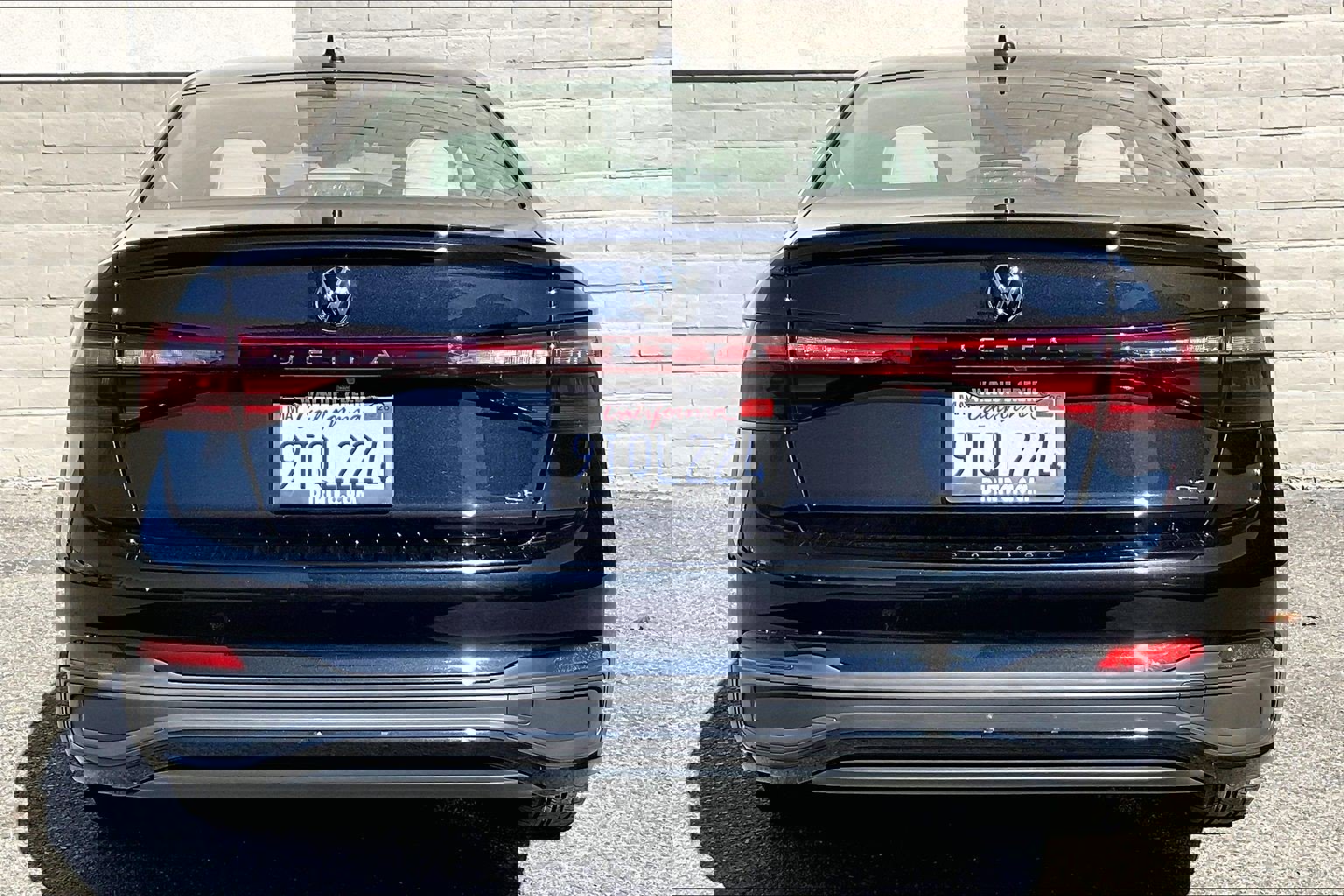 Certified 2025 Volkswagen Jetta SE w/ Black Wheel Package image 3