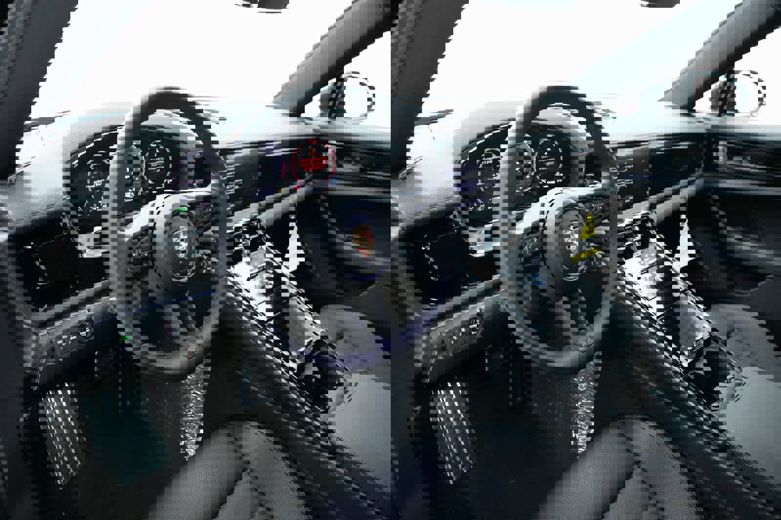 New 2025 Porsche Panamera 4 image 4